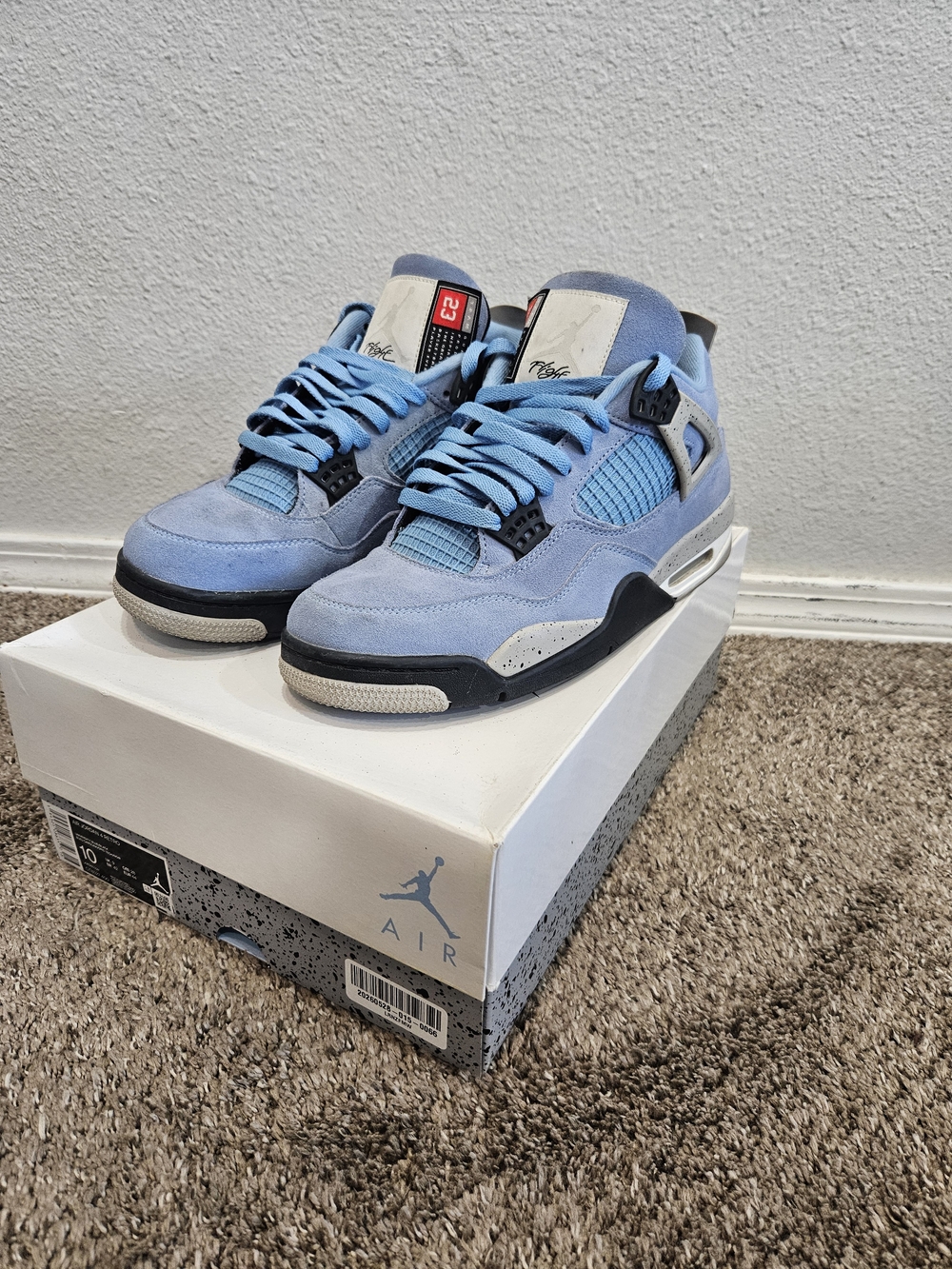 Jordan 4 University Blue UNC Size 10 Come With Box Great Condition